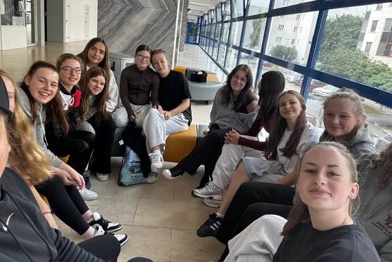 Predposledný ligový turnaj starších kadetiek v Bratislave